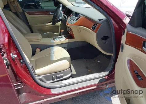 2013 Hyundai Genesis 3.8 from USA, damaged, VIN KMHGC4DD8DU237002